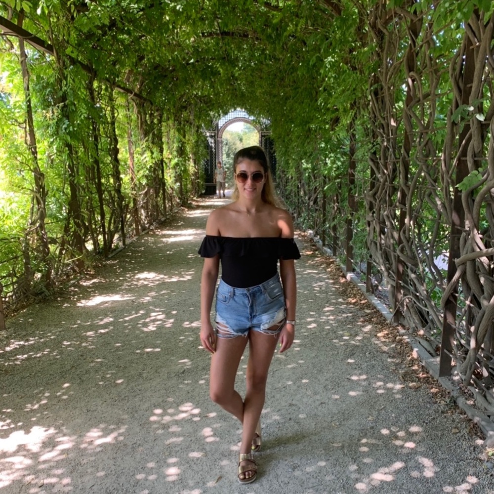 Meet your Posher, Nicole